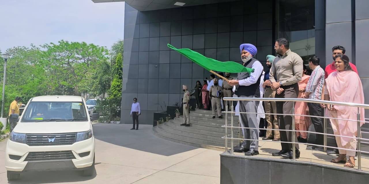 8eb98883-740f-4132-8889-dfdde2bd13ad